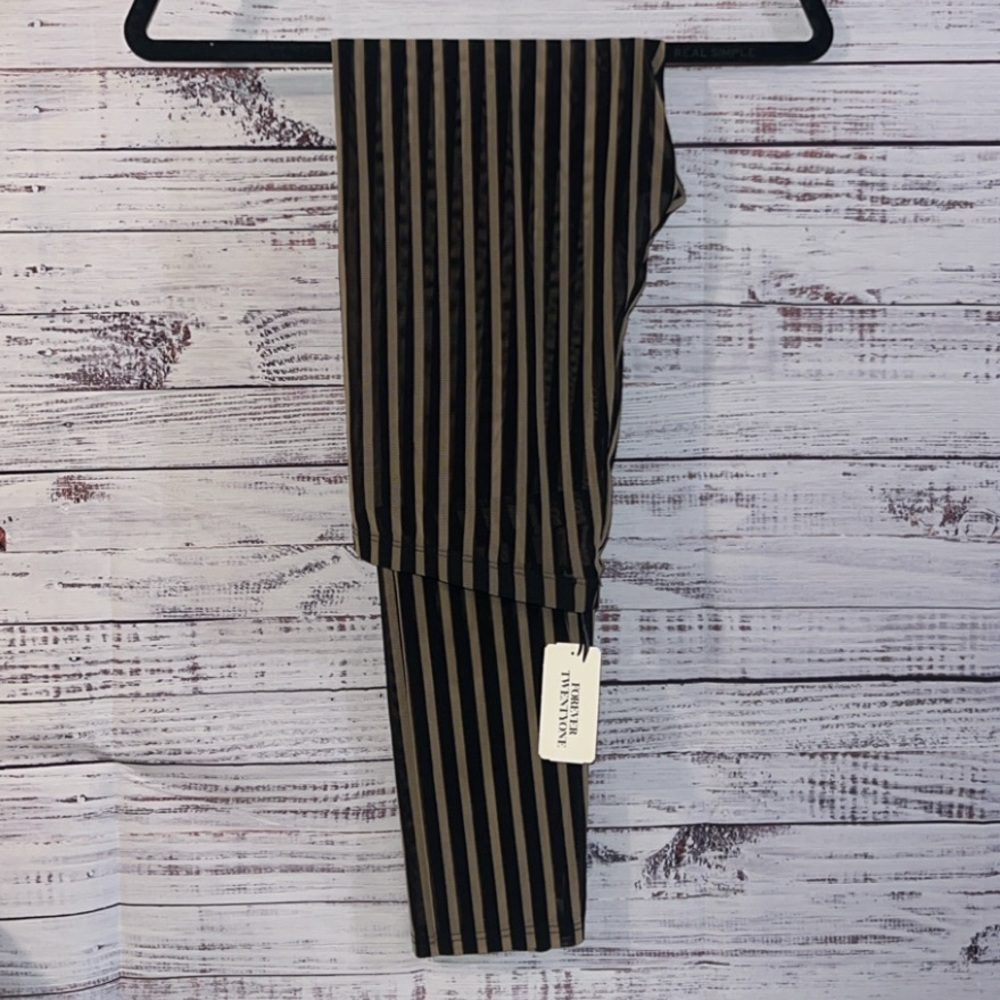 Forever 21 Sheer Mesh Stripe Leggings